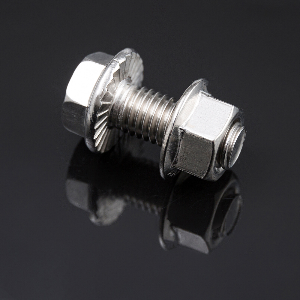Perno de brida hexagonal con dentado