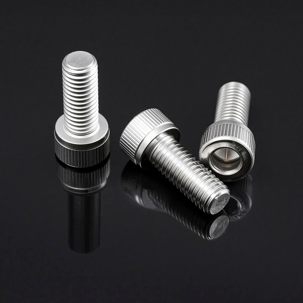 Tornillo de máquina con casquillo hexagonal