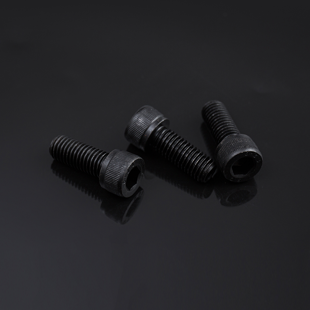 Tornillo de máquina con casquillo hexagonal
